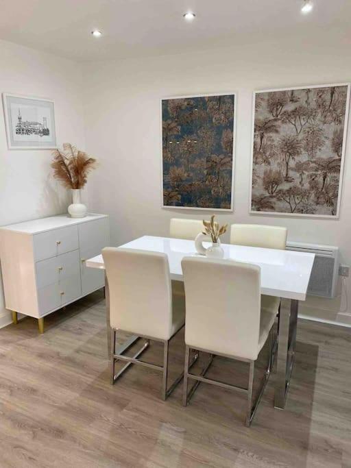 Luxury Town Centre Apartment Walking Distance To Rsc Theatre ستارتفورد أبون آفون المظهر الخارجي الصورة