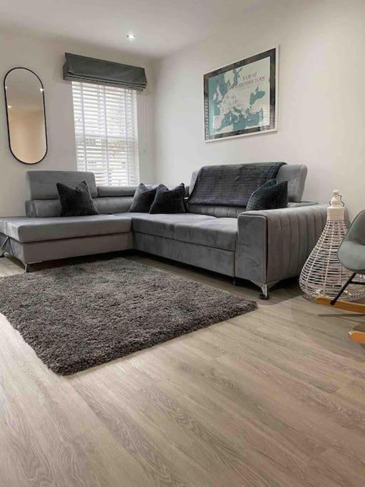 Luxury Town Centre Apartment Walking Distance To Rsc Theatre ستارتفورد أبون آفون المظهر الخارجي الصورة