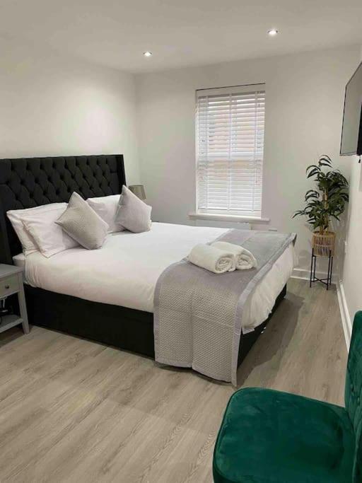 Luxury Town Centre Apartment Walking Distance To Rsc Theatre ستارتفورد أبون آفون المظهر الخارجي الصورة